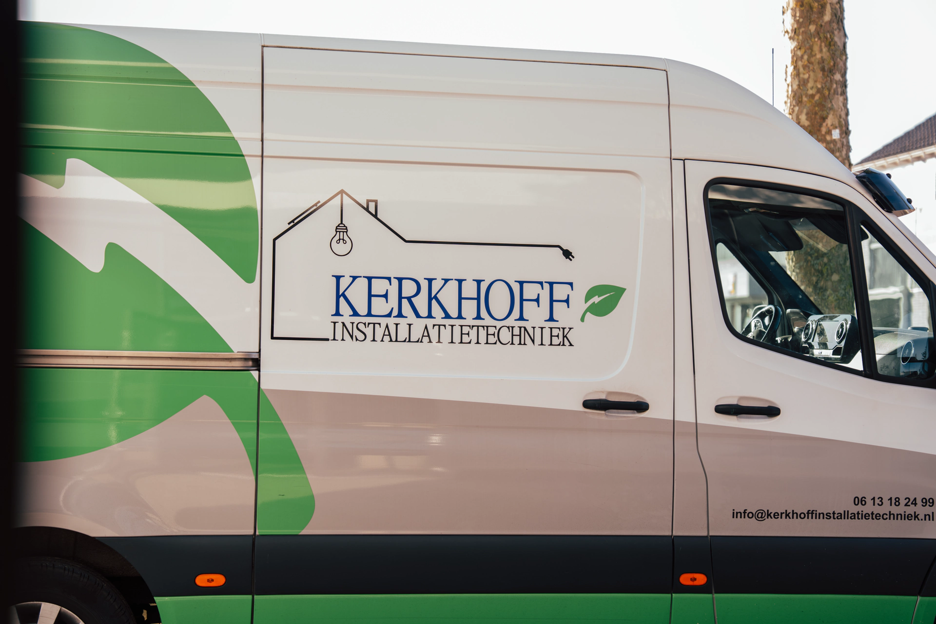 Bedrijfsbus van Kerkhoff Installatietechniek